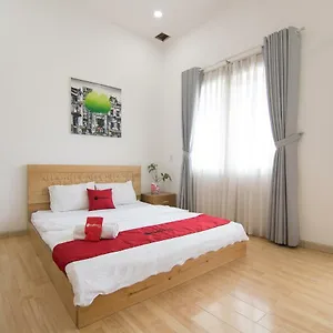 Reddoorz Near Nguyen Hue Walking Street 2 - Dorms Available Hotel